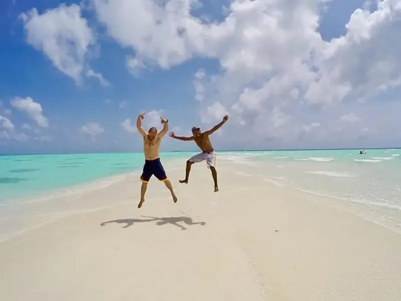 Private Malé sandbank picnic