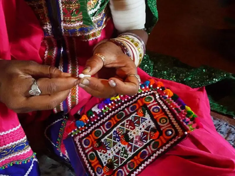 Kutch women embroidery experience