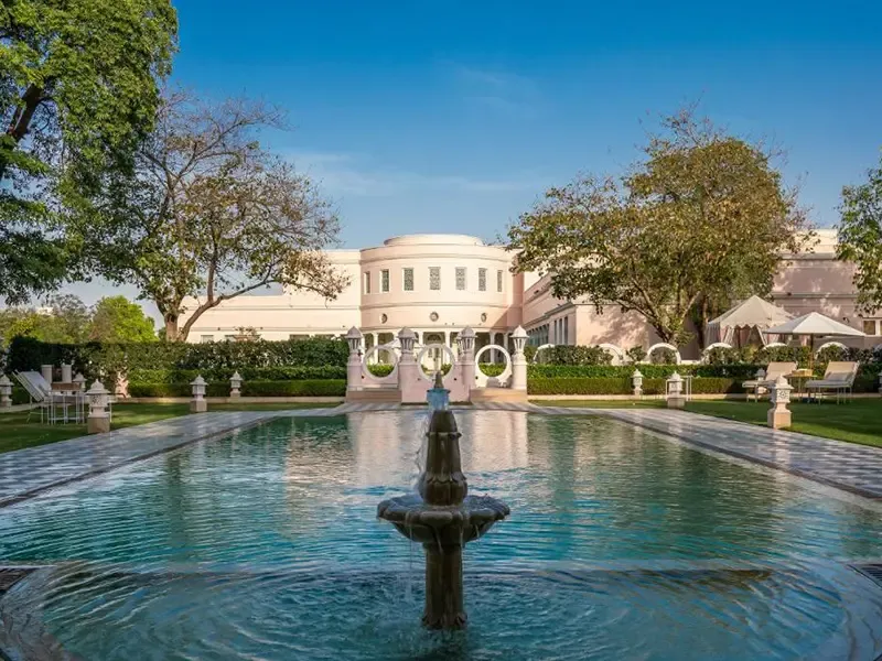 SUJÁN Rajmahal Palace