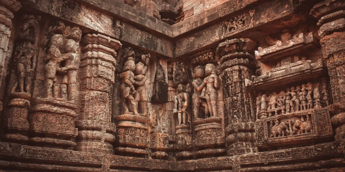 The towering shikhara of the Kandariya Mahadeva temple at Khajuraho