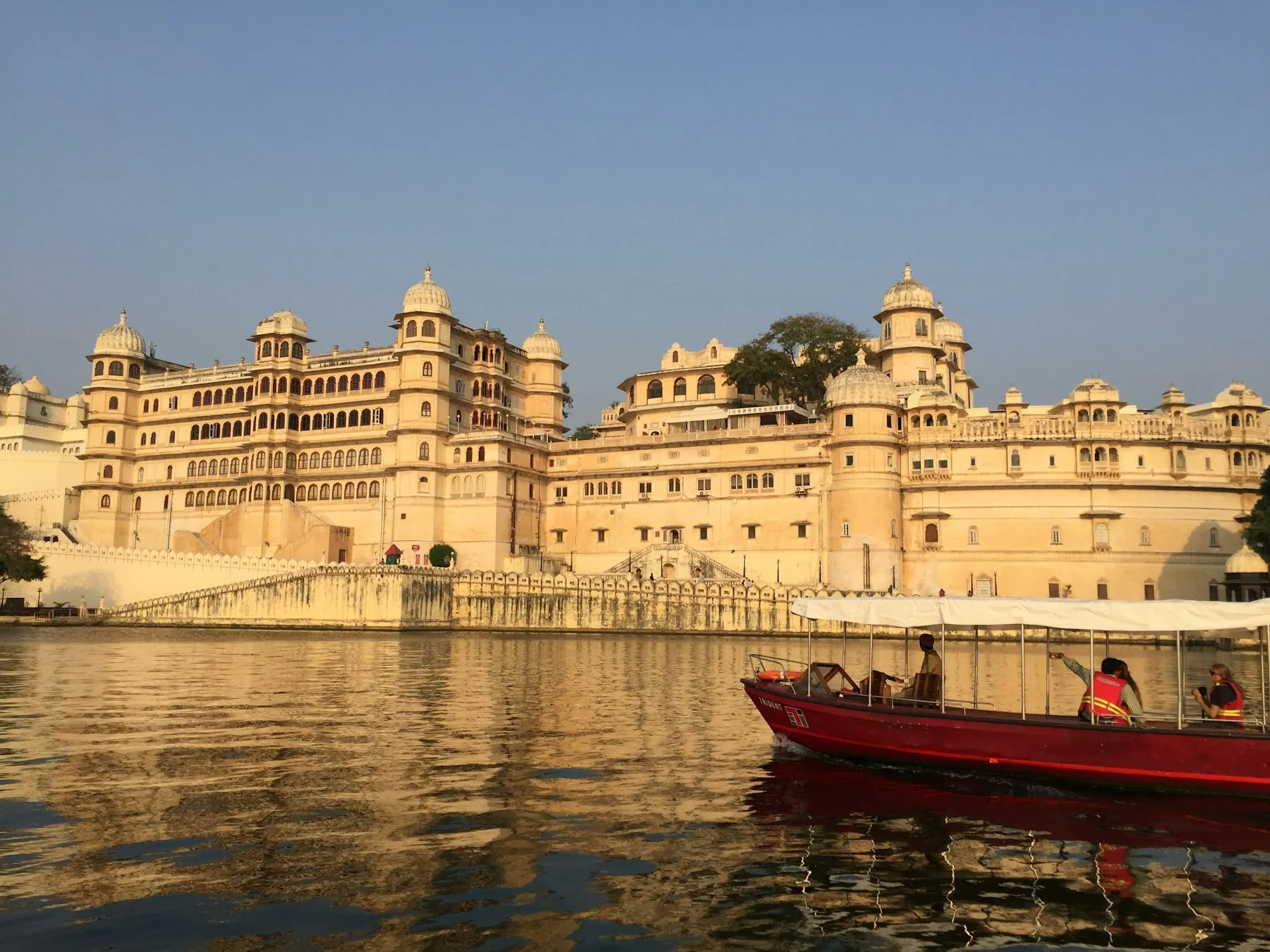 City Palace of Udaipur overlooking Lake Pichola