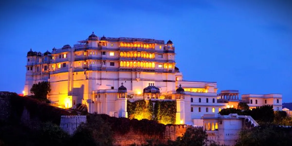 City Palace of Udaipur overlooking Lake Pichola